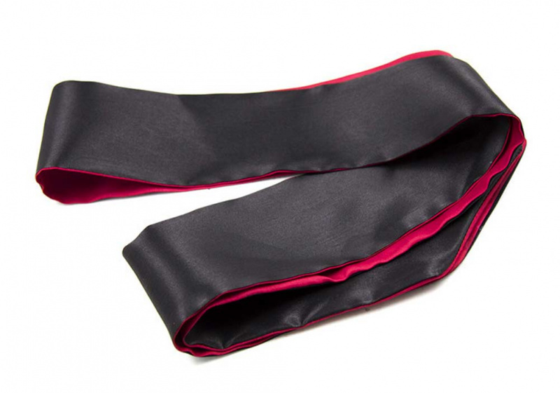 Повязка на глаза черная с бордовым