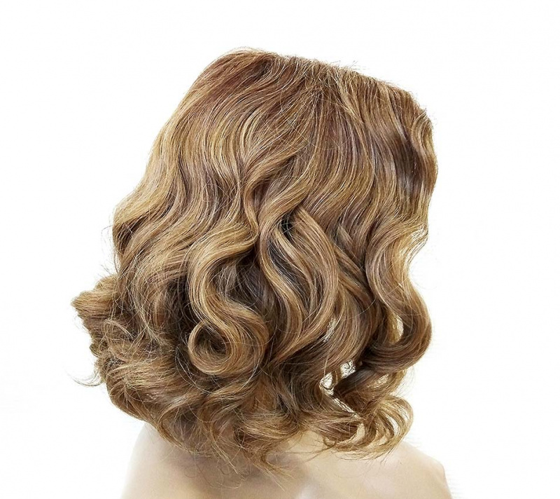 Парик с короткимии вьющимися волосами, цвет русый