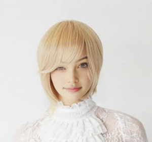 Парик блондинки, короткая стрижка с челкой