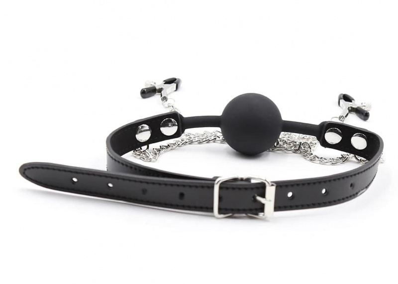 Кляп с зажимами для сосков