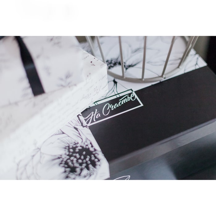 Коробка подарочная "На счастье", 28*18,5*12 см