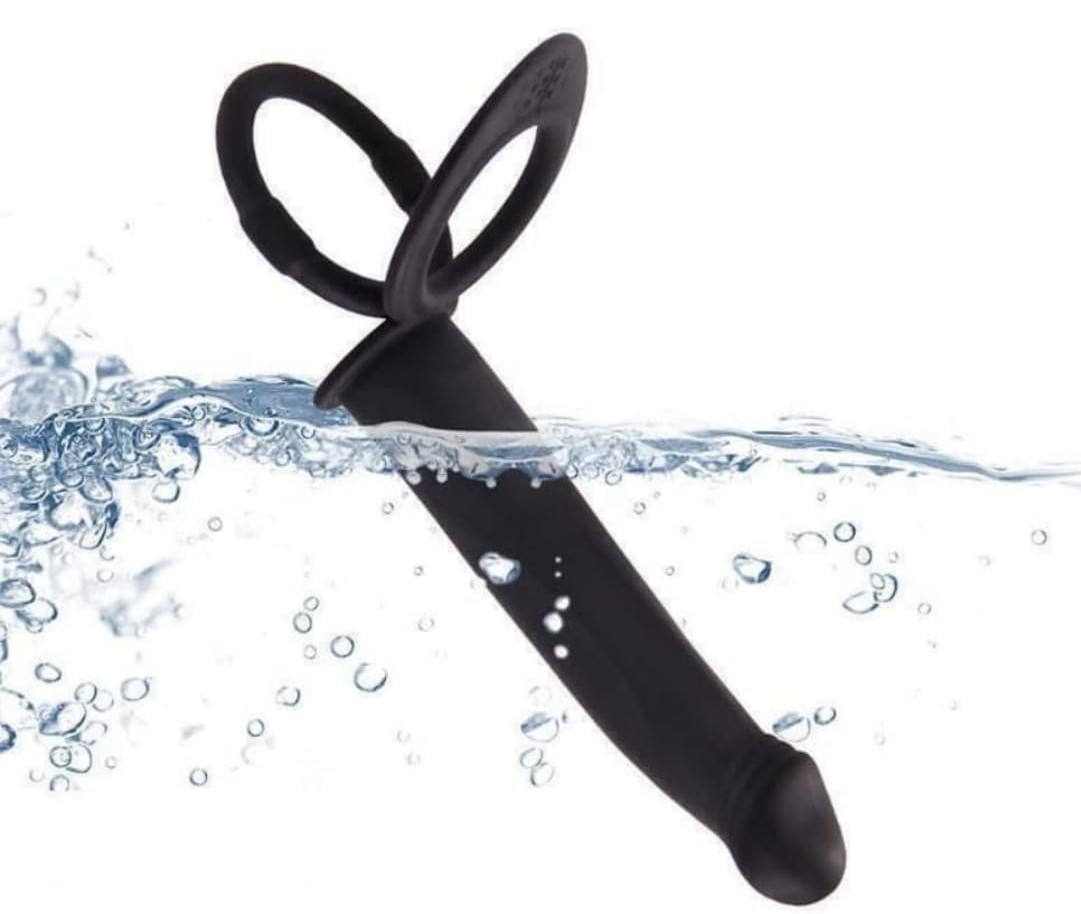 Фаллоимитатор-насадка "Двойное проникновение" с подхватом мошонки, цвет черный 