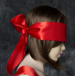 Повязка на глаза красная