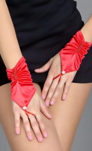 Перчатки атласные на пальчик, короткие