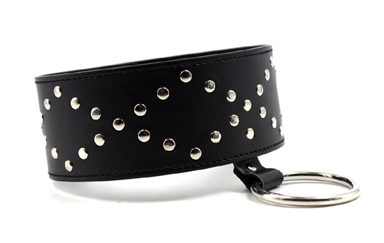 Ошейник с поводком-цепочкой и клепками