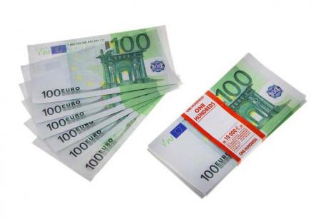 Пачка купюр по 100 Евро, сувенирная