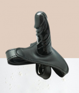 Фаллоимитатор на трусиках черный 