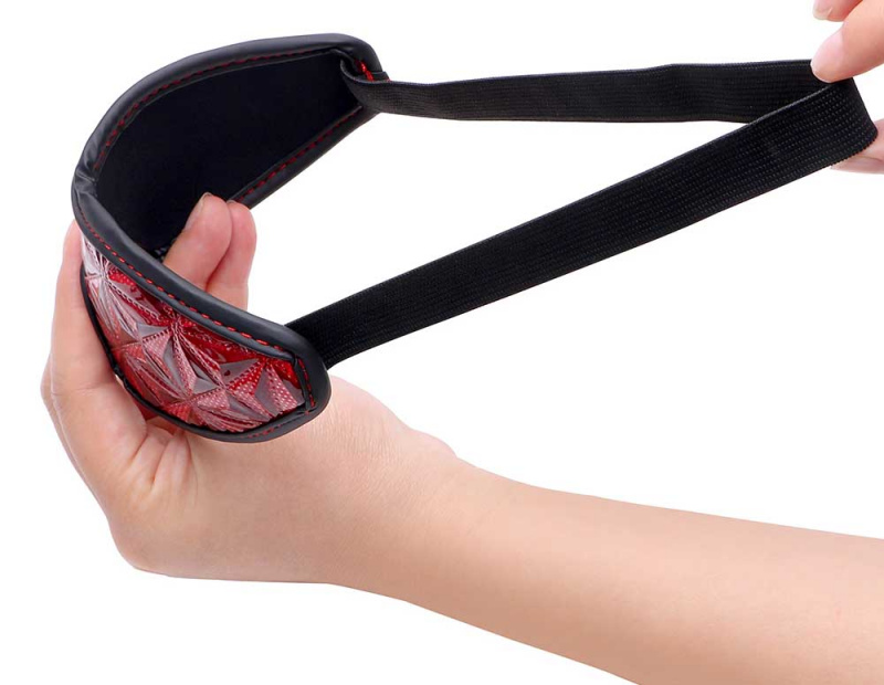 Маска игровая Blidfold красно-черная