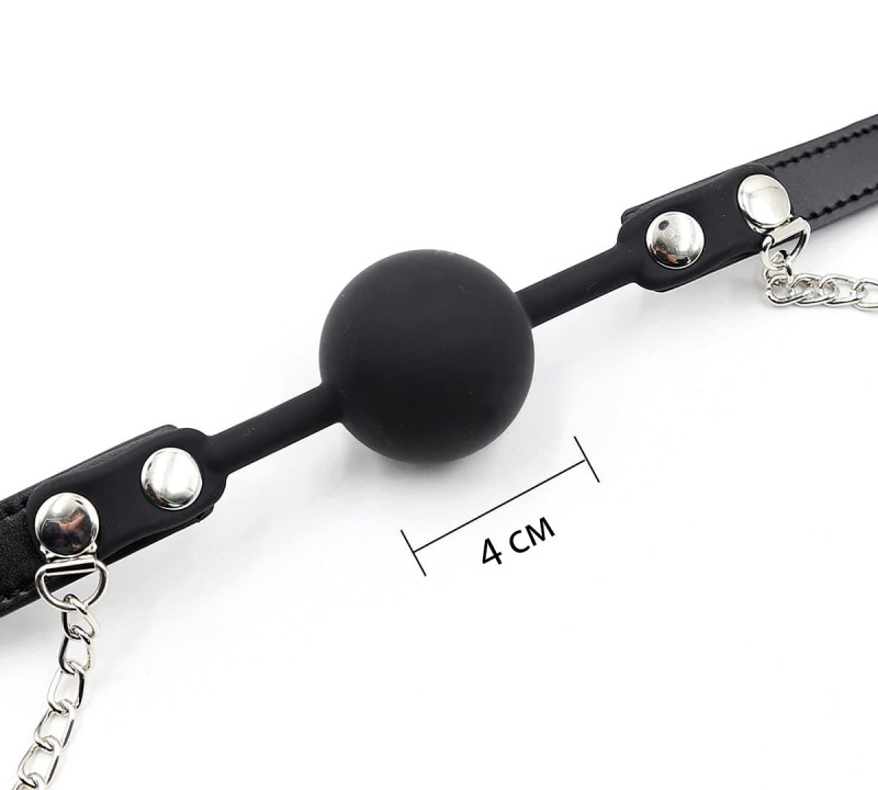 Кляп с зажимами для сосков