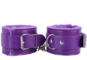 Наручники с мехом "Komena Lavender" 