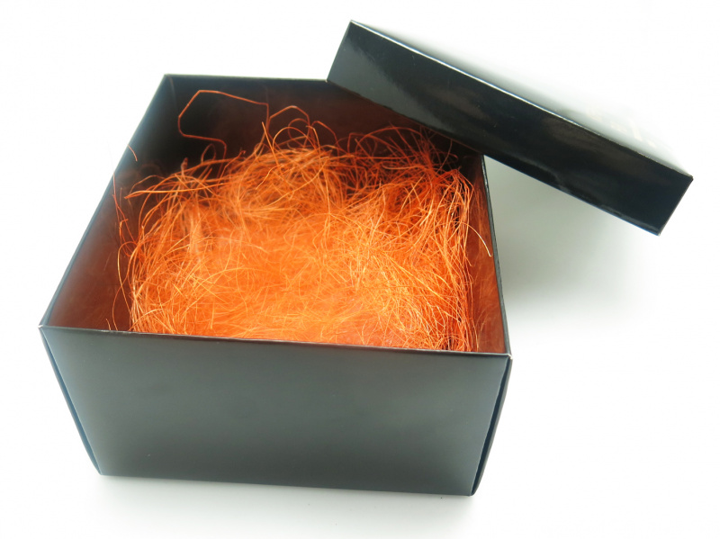 Коробка подарочная с наполнителем