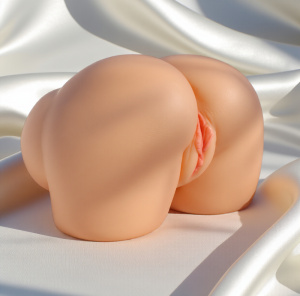 Мастурбатор реалистичный с вибрацией и всасыванием Cutie Lush