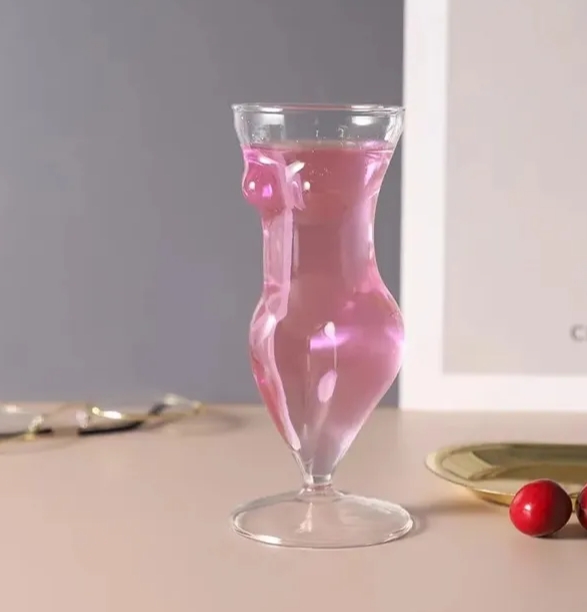 Бокал для коктейлей "Девушка"