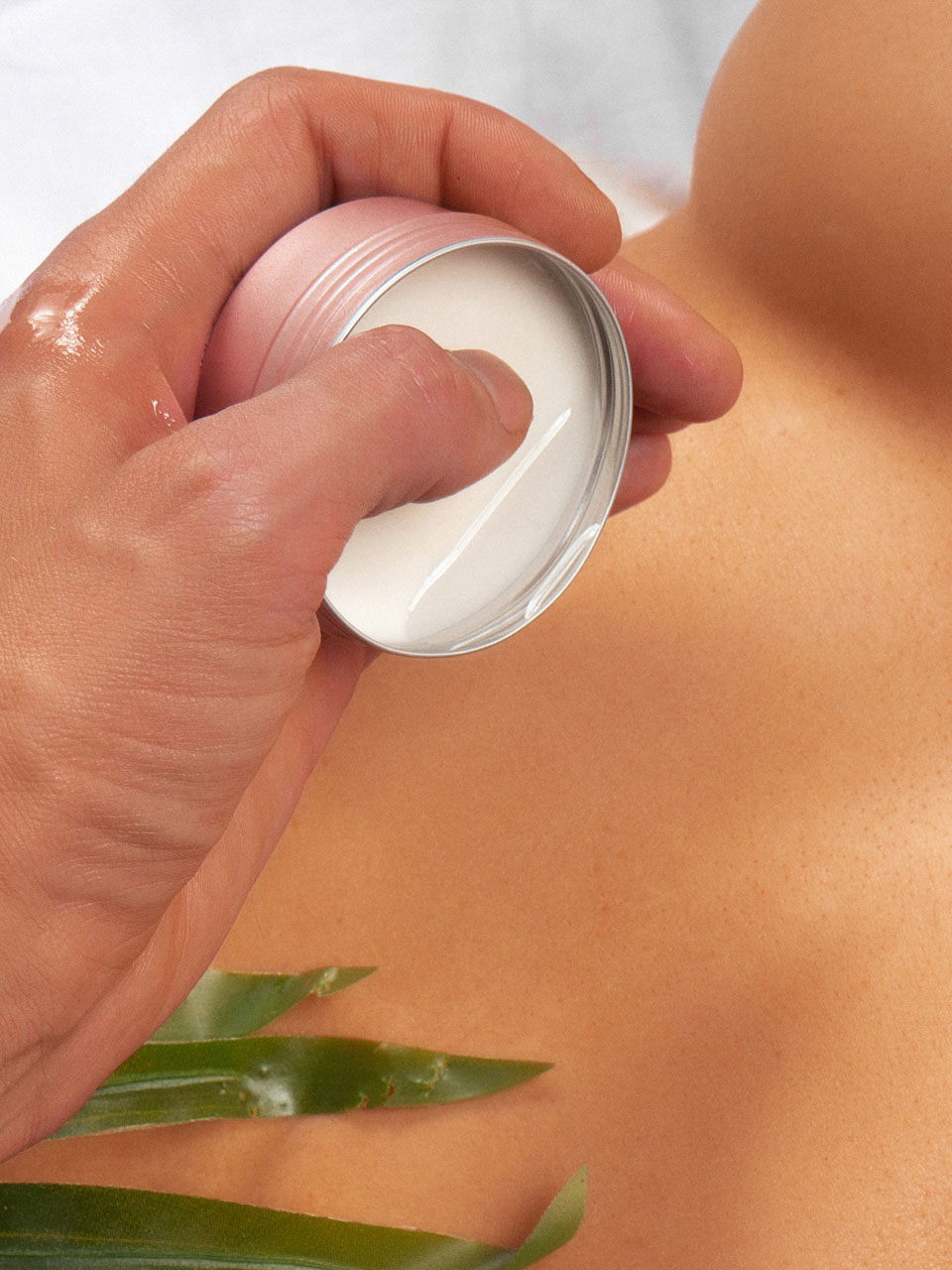 Массажная свеча "Клубника в сливках", 30мл Массажная свеча "Клубника в сливках", 30мл