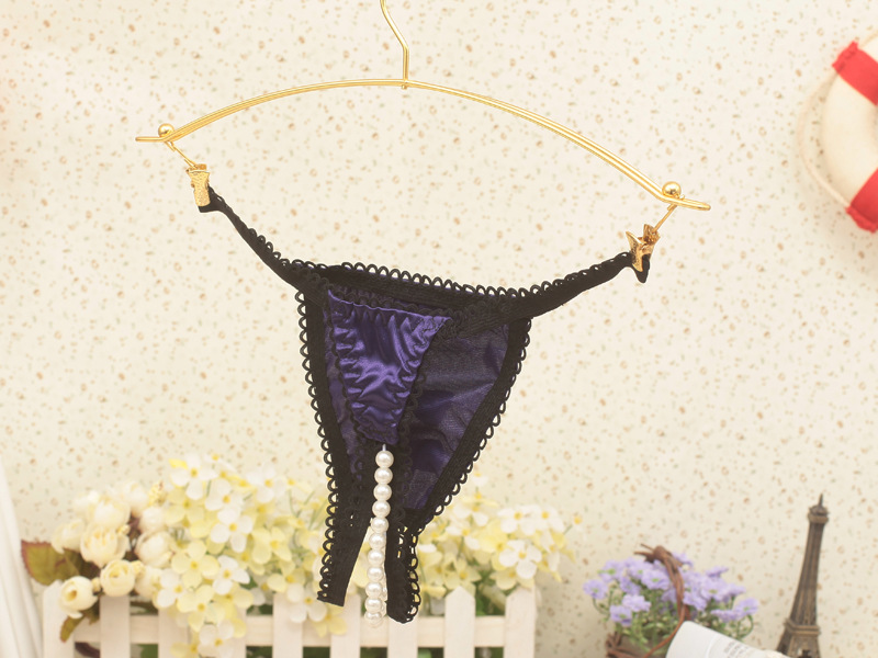 Трусики женские с 3 бантами и бусами фиолетовые