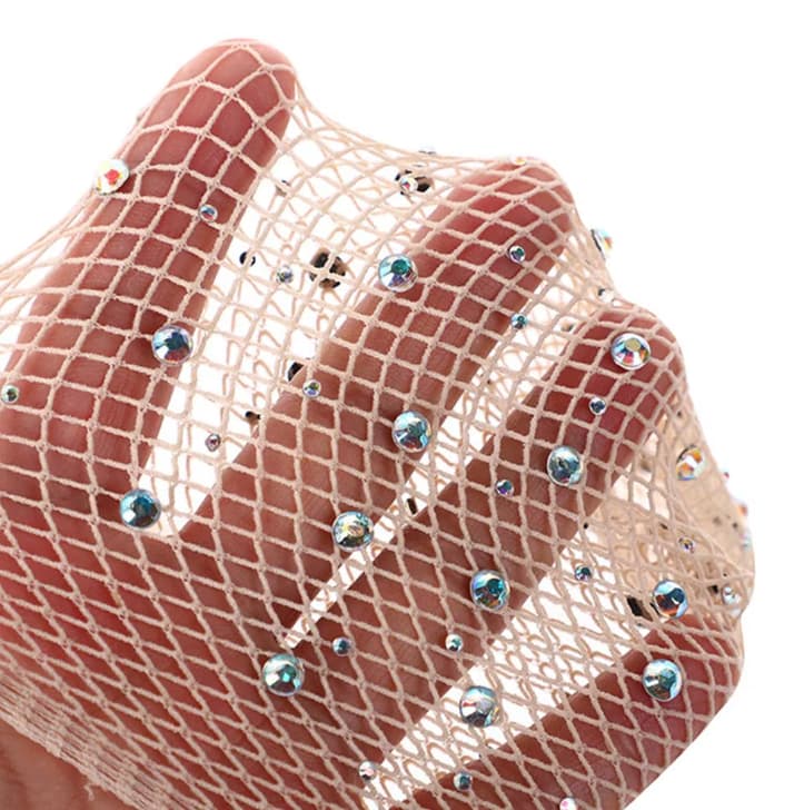 Перчатки в сетку со стразами телесные