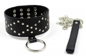 Ошейник с поводком-цепочкой и клепками
