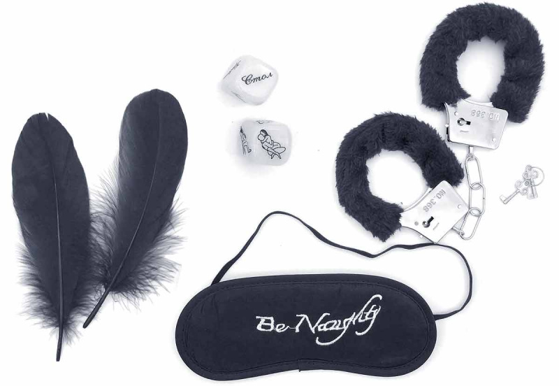 Набор игровой черный: наручники с мехом, маска, перо  и кубики "For Lovers Fantasy"