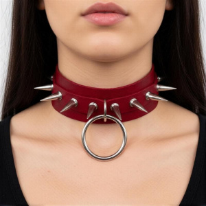 Ошейник чокер с кольцом и шипами красный