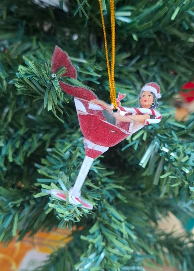 Подвеска на елку "Снегурочка с посохом"