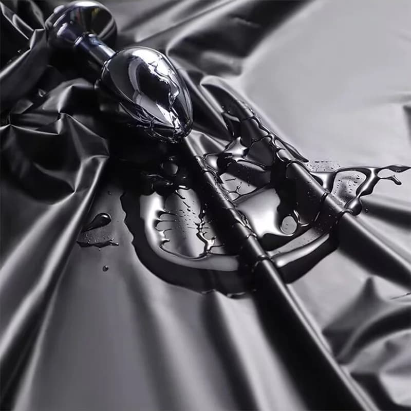 Простыня Fetish для эротических игр черная, 190*210