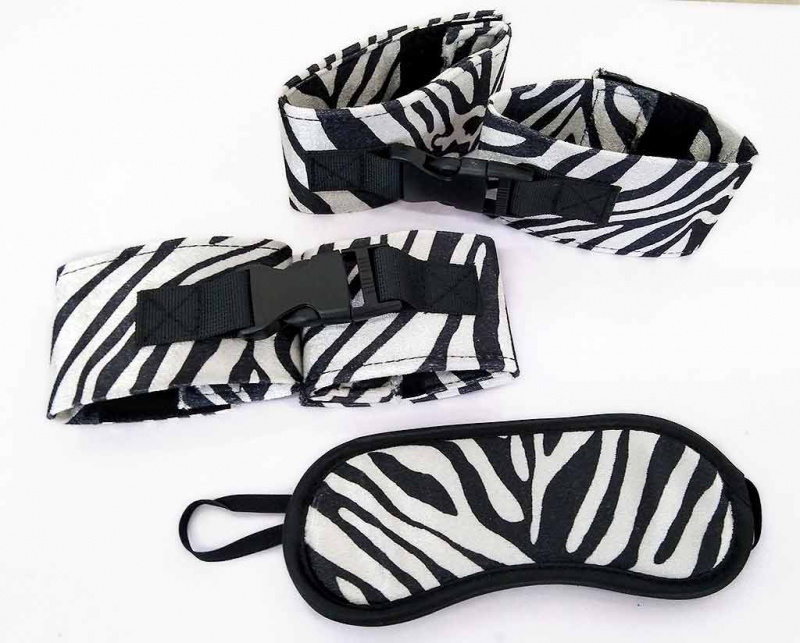 Набор BDSM-аксессуаров "Zebra"